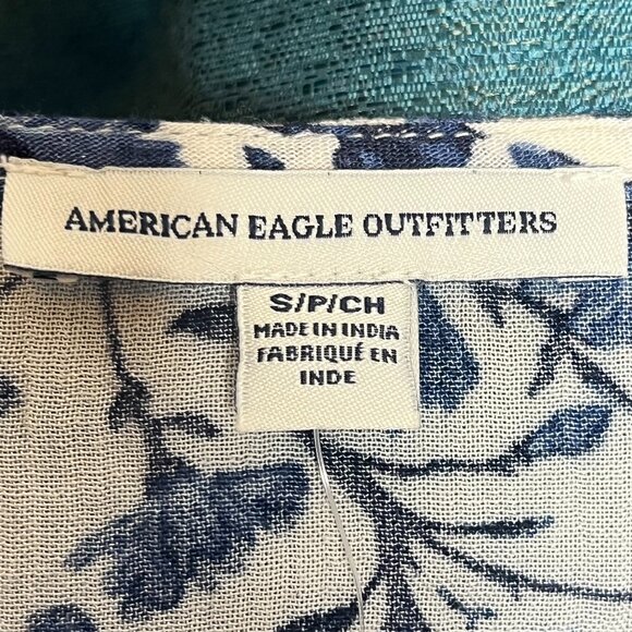 American Eagle NEW Blue White Boho Floral Bell Sleeve Cottagecore Tie Top S - Picture 7 of 8